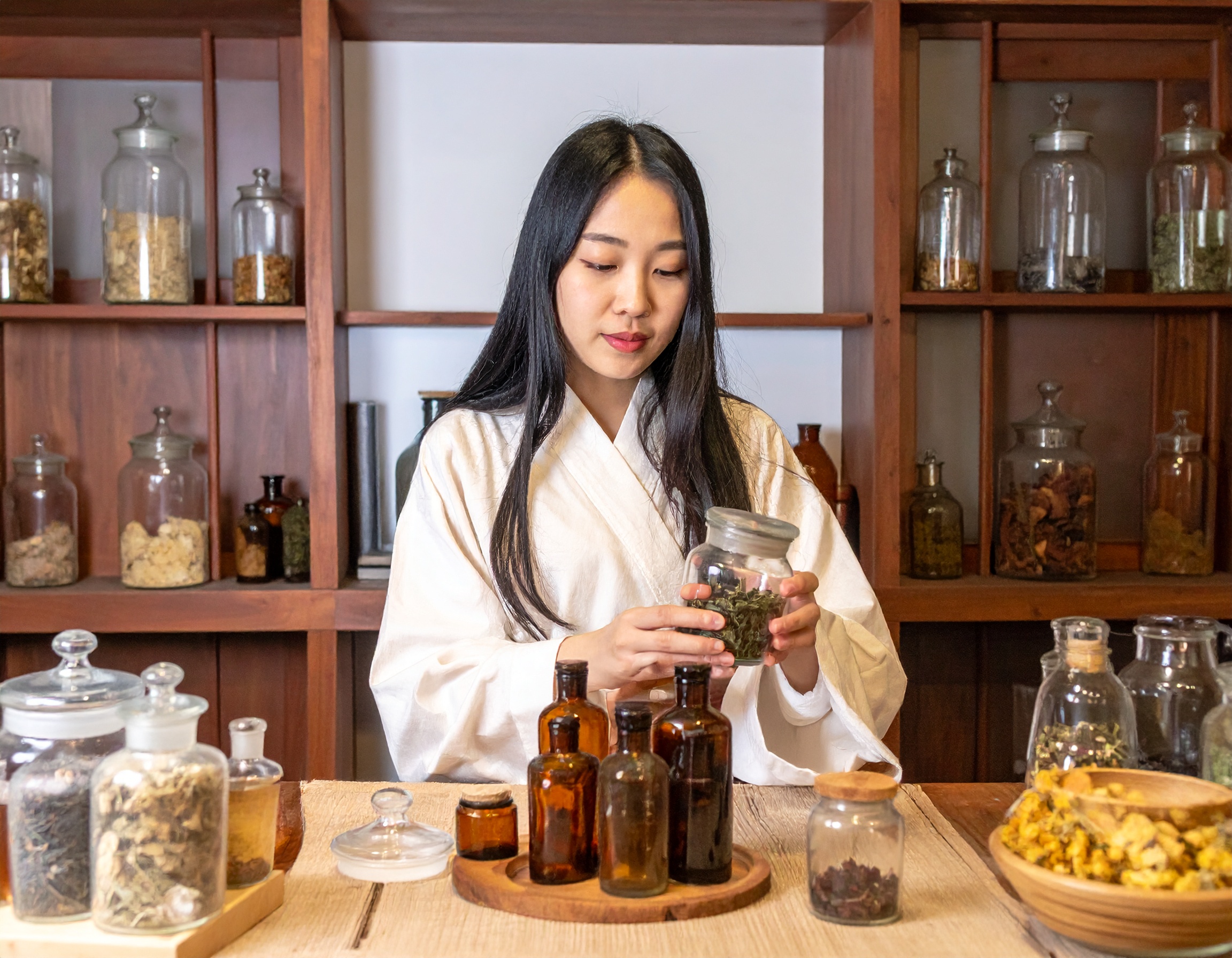 Học bào chế thảo dược giúp bạn hiểu rõ hơn về kỹ thuật chiết xuất thuốc dạng cao