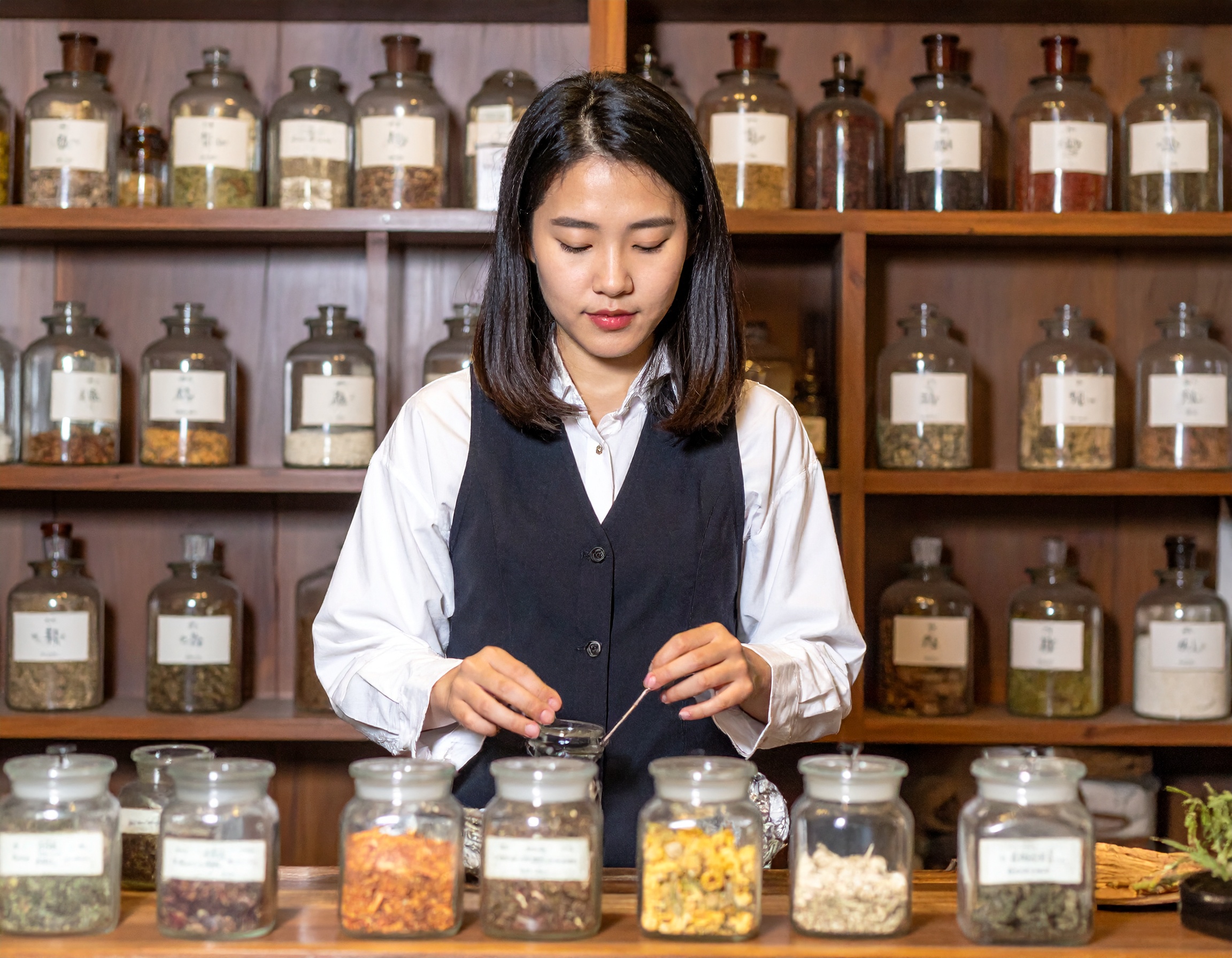 Tự học tại nhà có hiệu quả bằng khóa học bào chế thảo dược không?