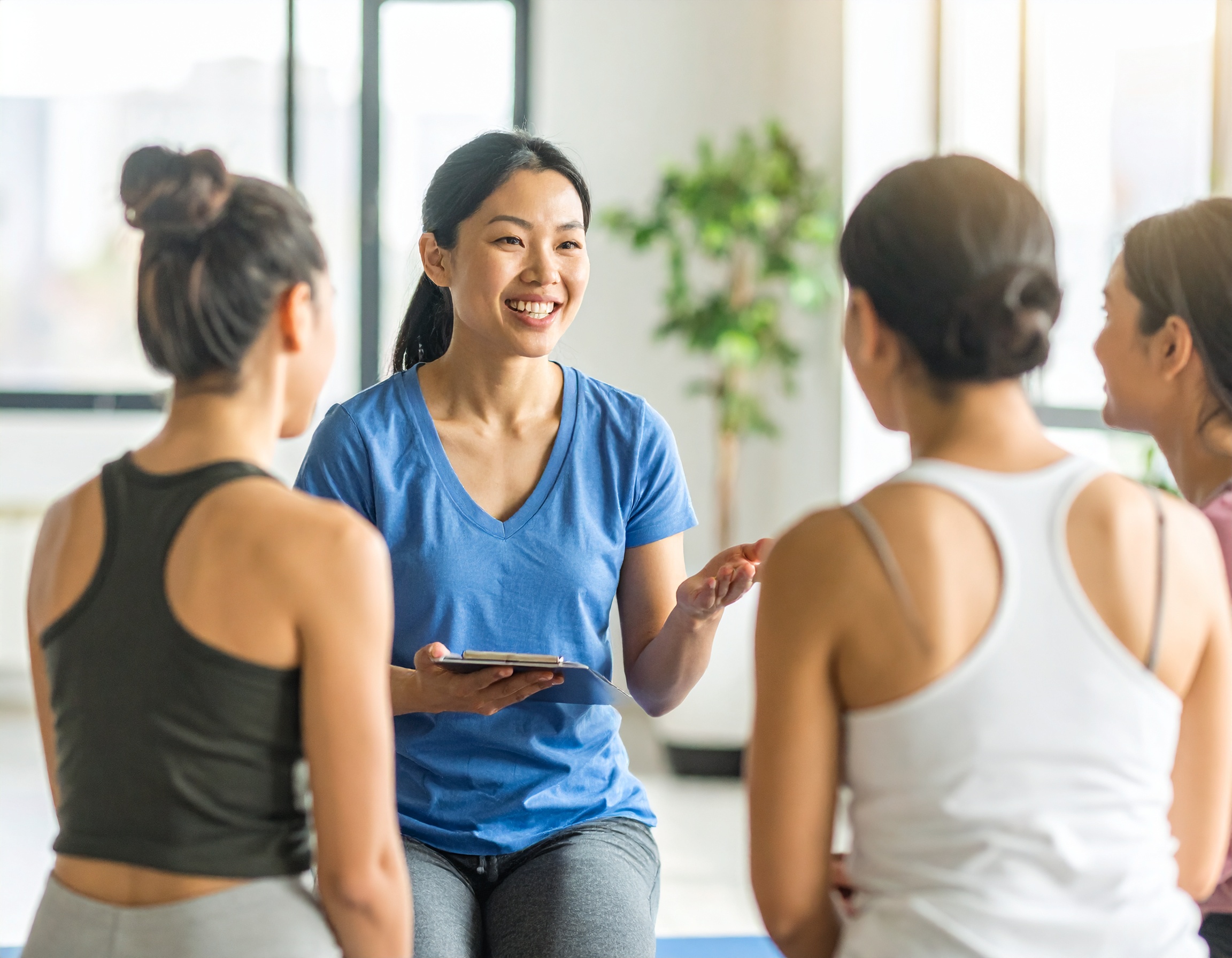 Ứng dụng kiến thức từ khóa học HLV dinh dưỡng trong cuộc sống hàng ngày