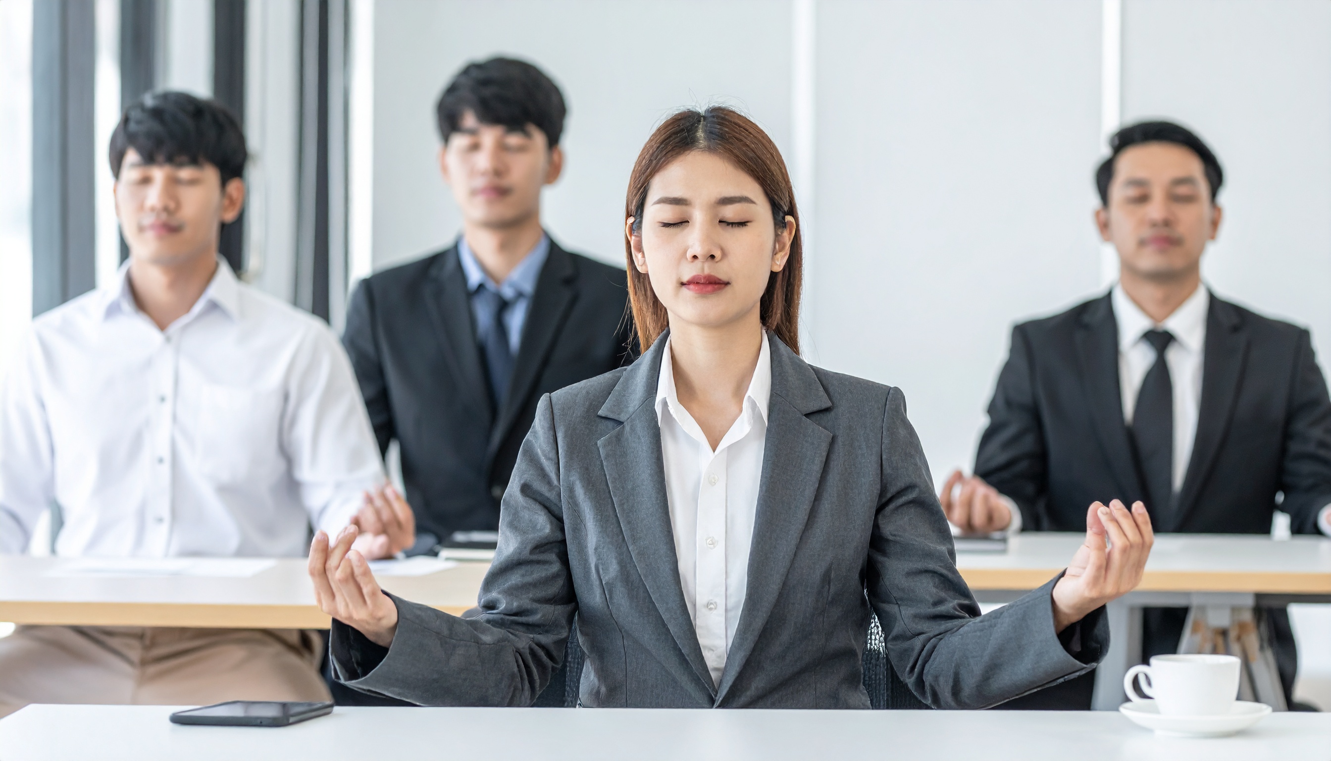 Vì sao doanh nghiệp hiện đại cần triển khai khóa thiền cho nhân sự?