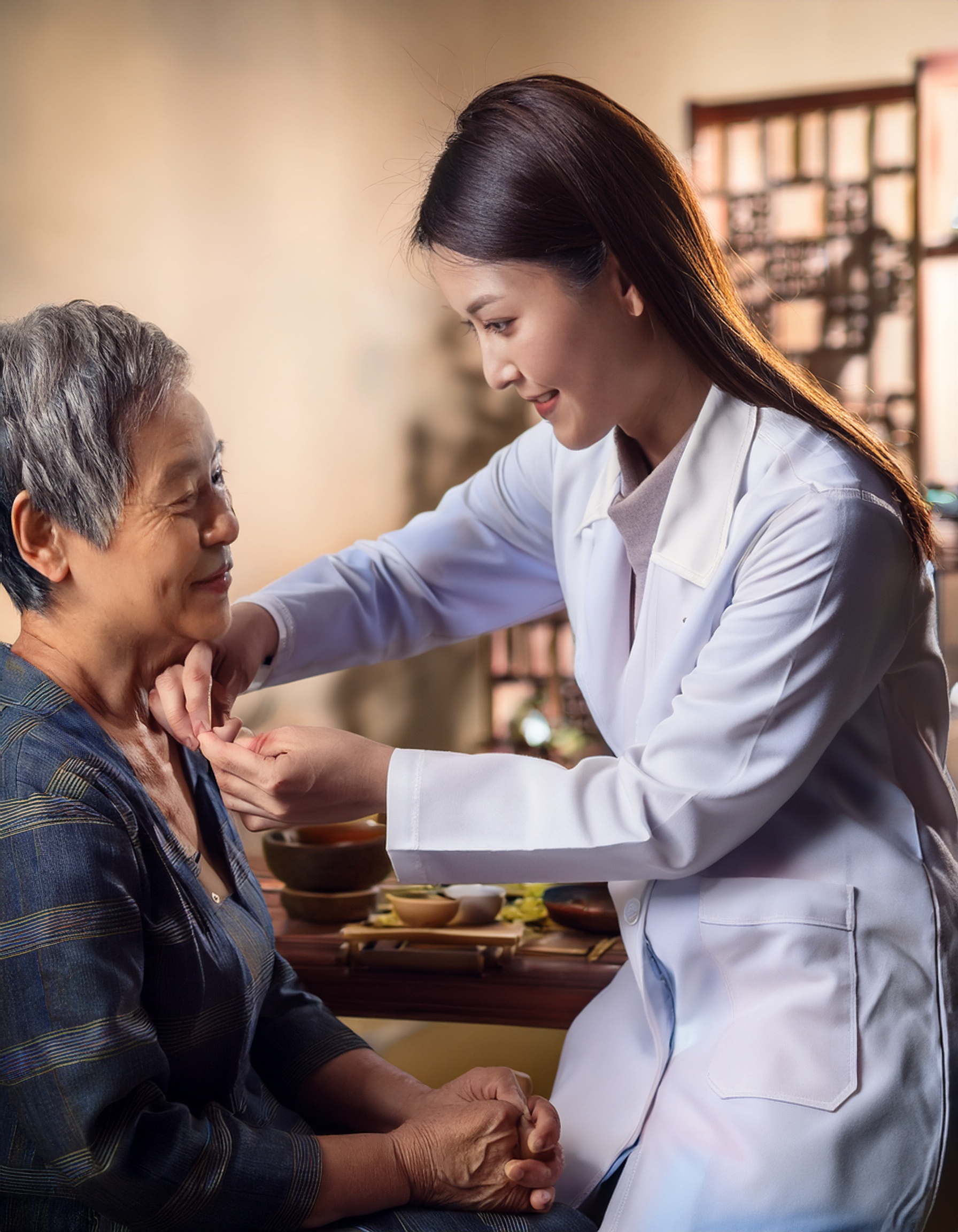 Người bị hậu COVID học châm cứu để phục hồi sức khỏe