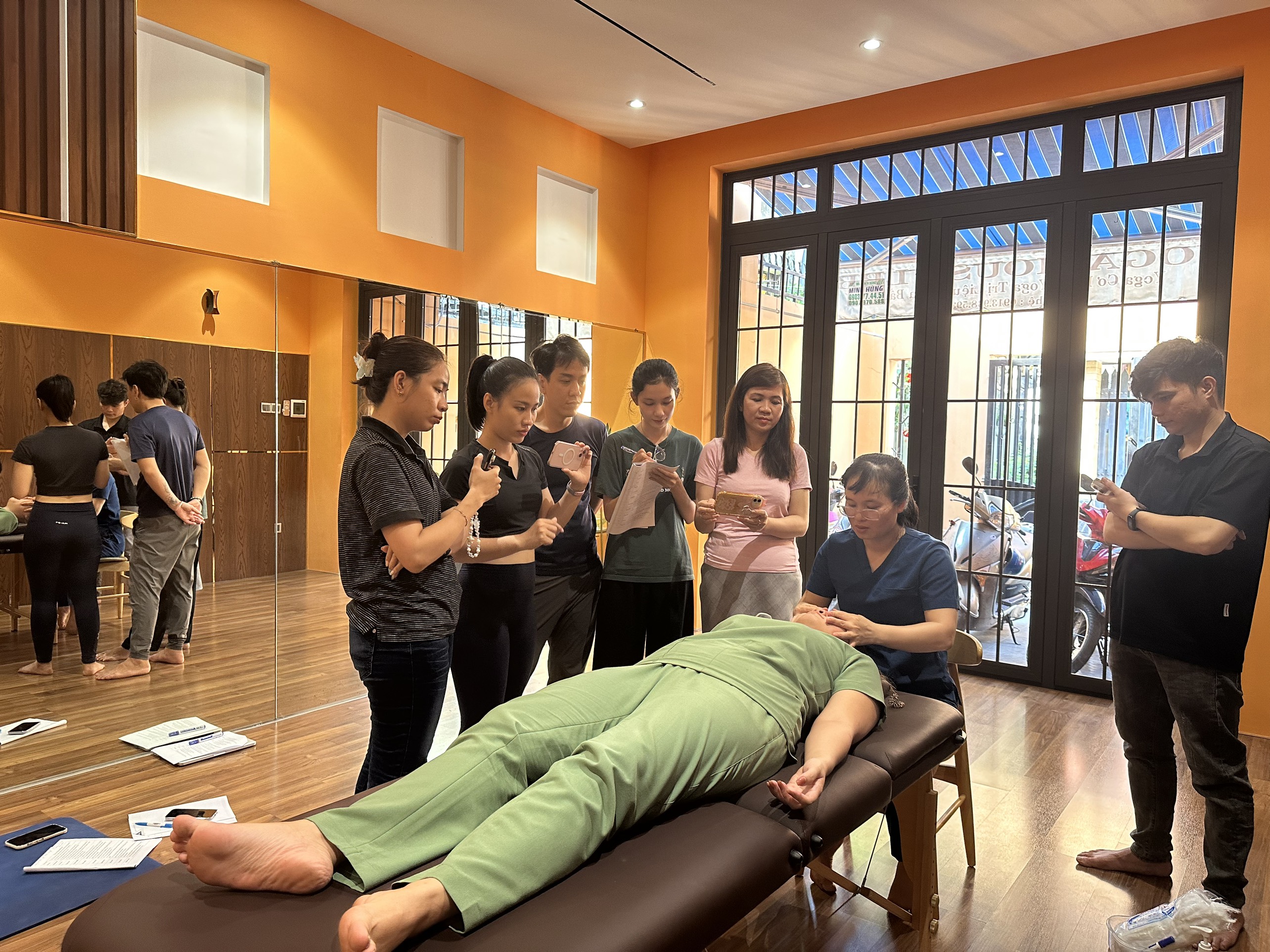 Khai giảng lớp Massage Phục Hồi tại Health City đánh dấu bước khởi đầu mới cho năm 2024